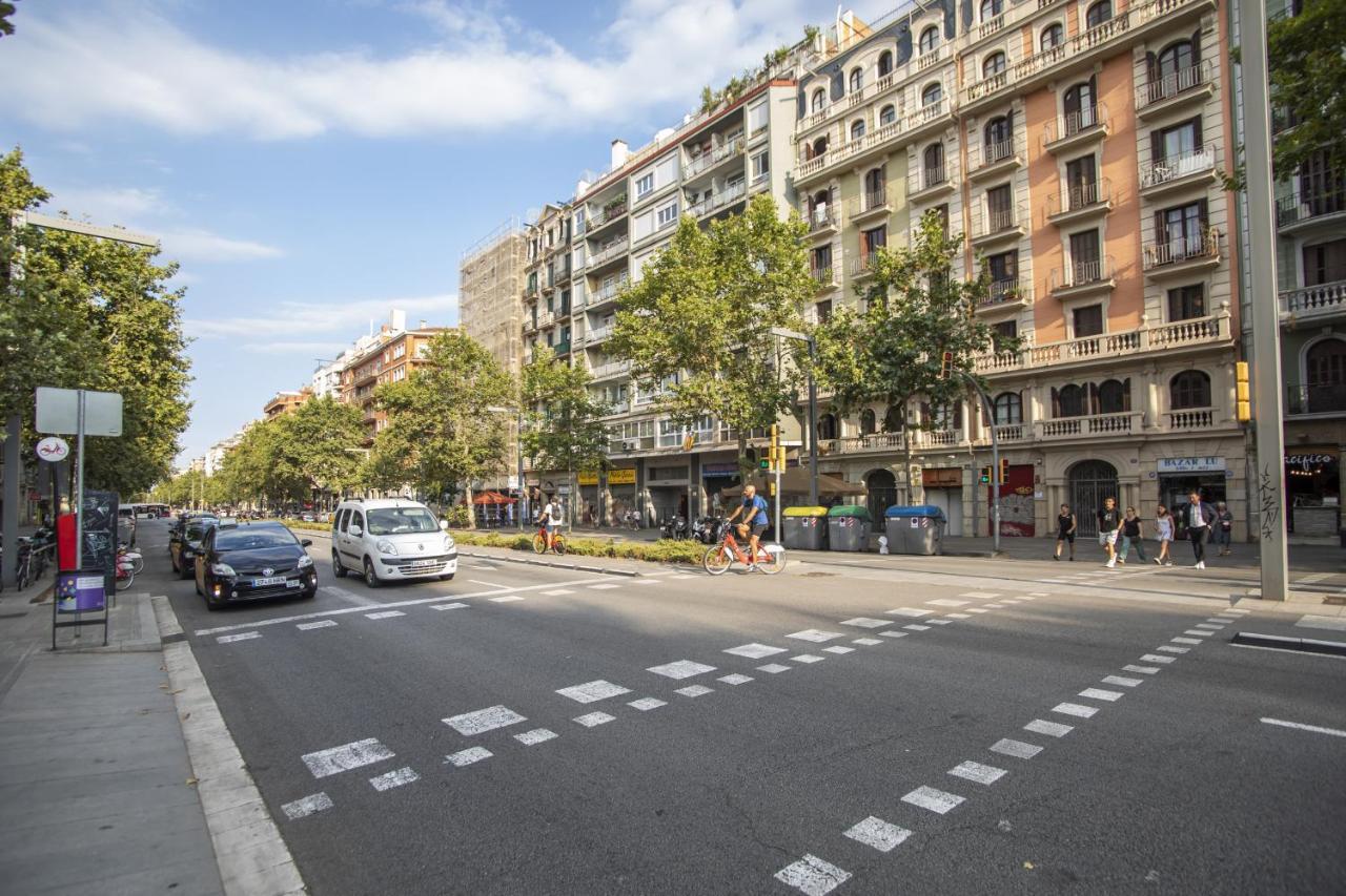 63Par1016- Sunny Apartment In Paralel Barcelona Eksteriør billede