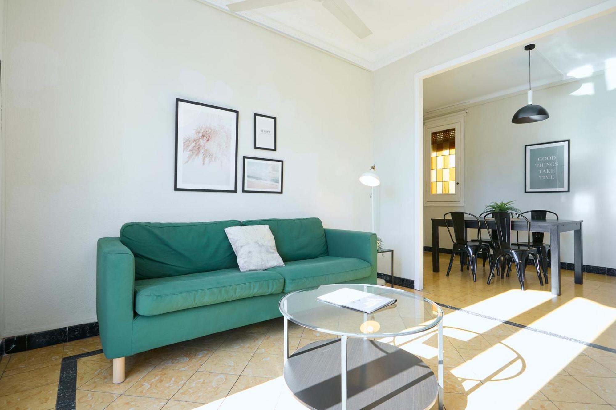 63Par1016- Sunny Apartment In Paralel Barcelona Eksteriør billede
